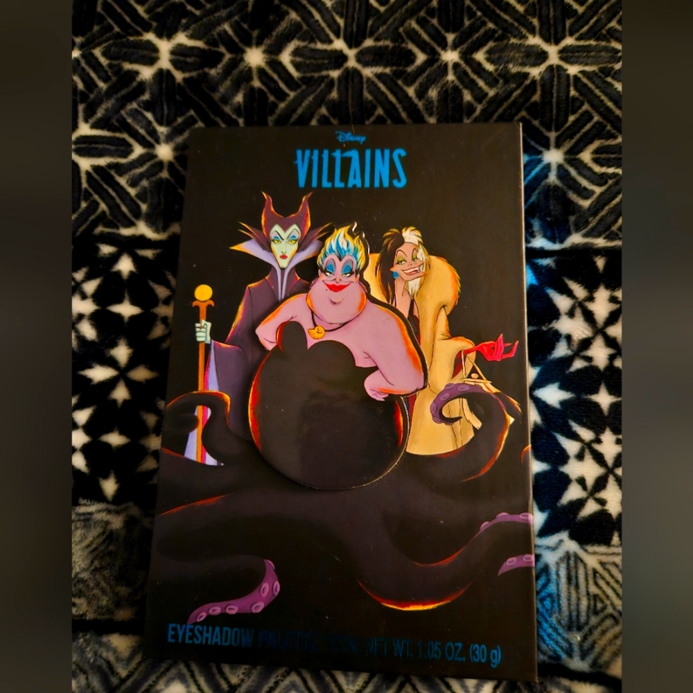 NWOT Disney Villains Pallette